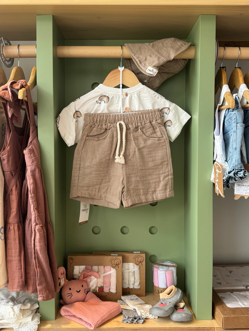 Boy 2pcs Brown Set + Hat - back