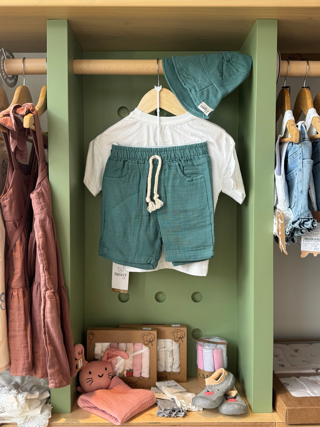 Boy 2pcs Green Paradise Set + Hat - back