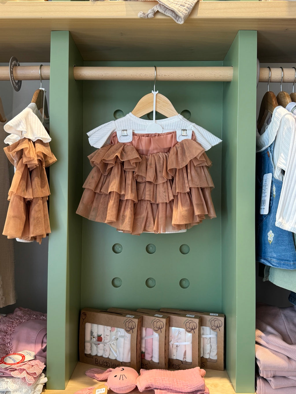 Girl 2pcs Tutu Brown Skirt Set + Hat back