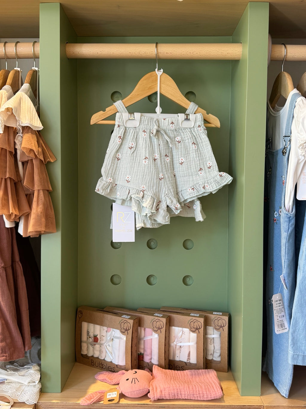 Girl 2pcs Light Mint Cotton Set + Sunglasses - back/detail